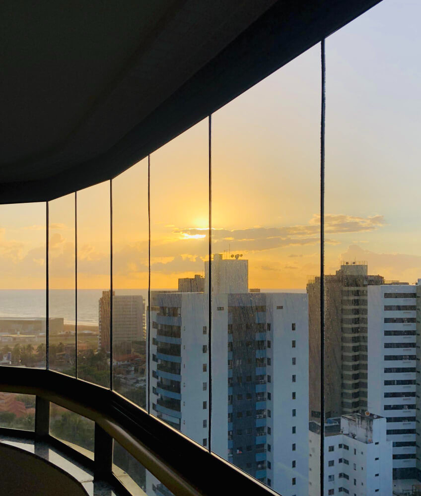 Vidraçaria Camargo Glass - Instalação de Sacadas Articuladas e Box em São Paulo